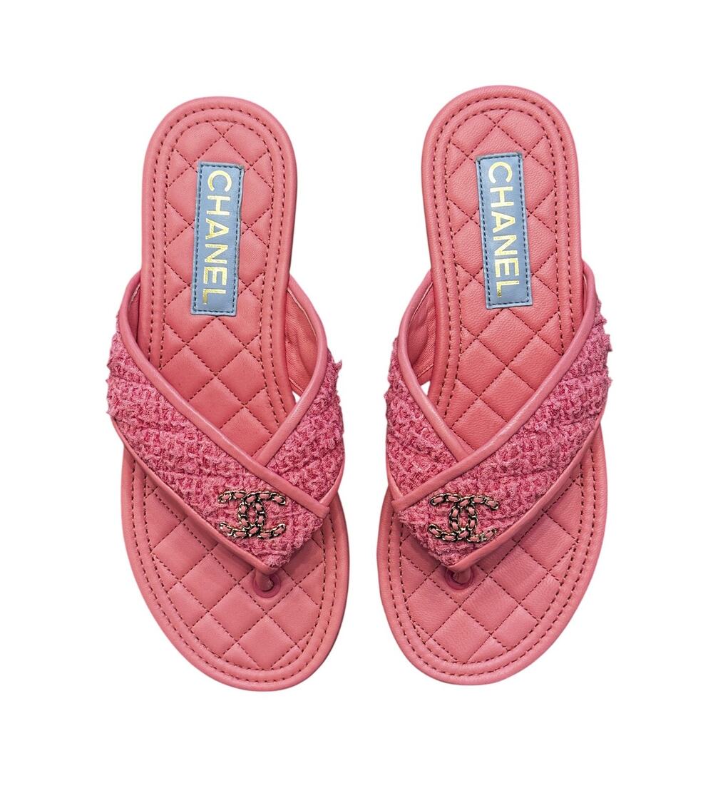 CHANEL NIB Pink Tweed CC Thong Flats Shoes Sandals Size 37.5